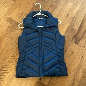 Women’s north face vest